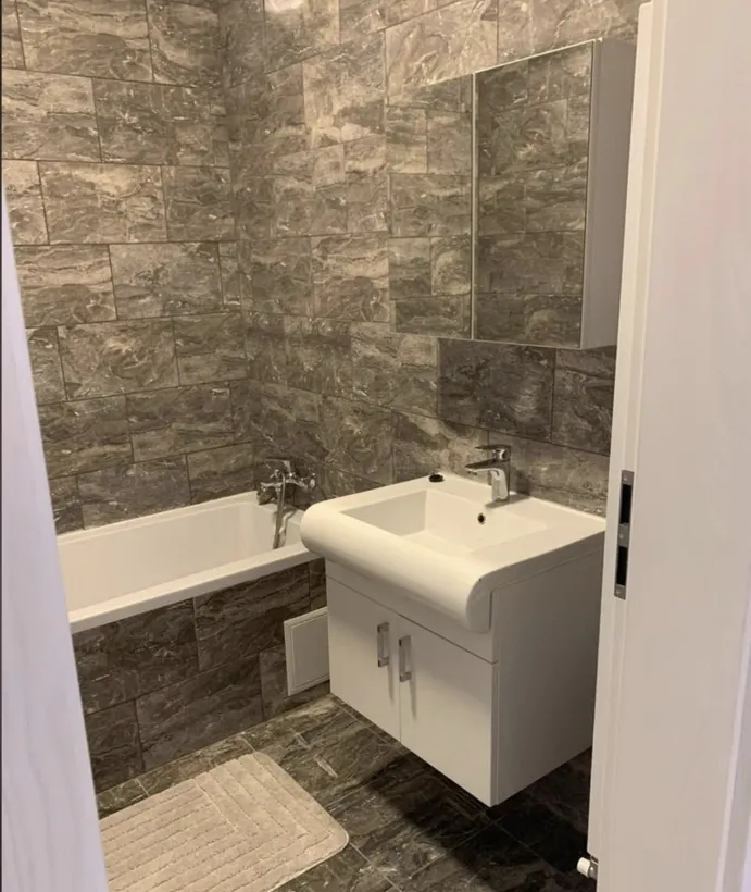 Aparatorii Patriei Apartament 2 camere decomandat Kristal Metalurgiei Gyros