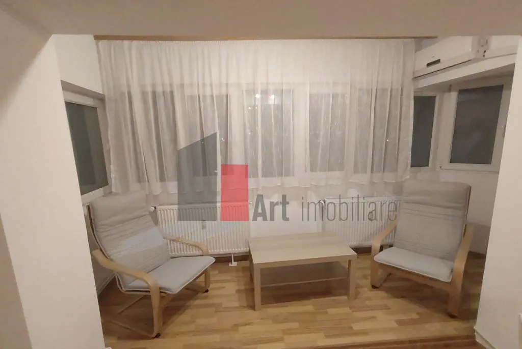 Prima inchiriere apartament decomandat 3 camere Bd La