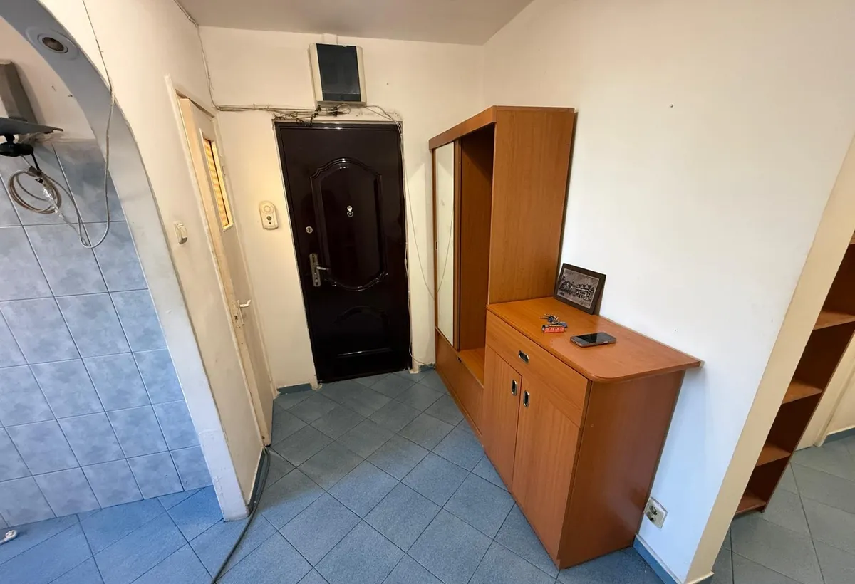 Drumul Taberei 3 camere decomandat 68 mp Valea Ialomitei
