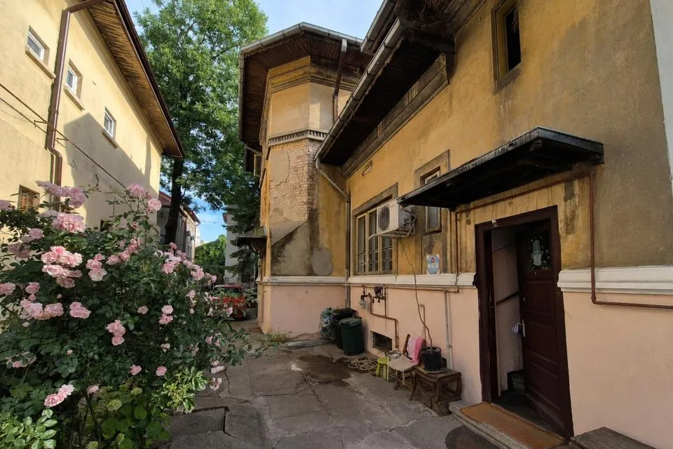 Piata Muncii apartament in vila intr o zona foarte buna