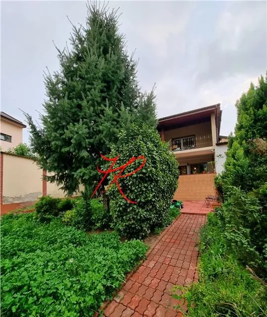 Vanzare teren cu 2 vile Tei langa Parc