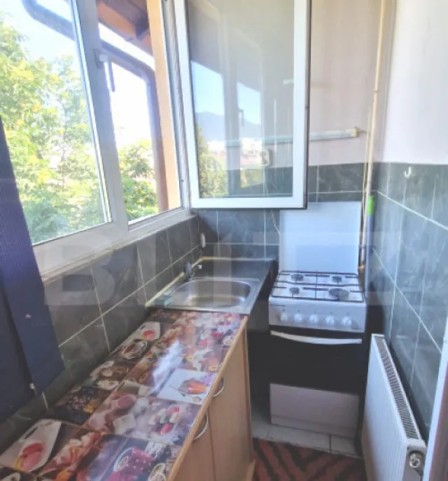 Garsoniera cu centrala proprie noua balcon si baie in camer