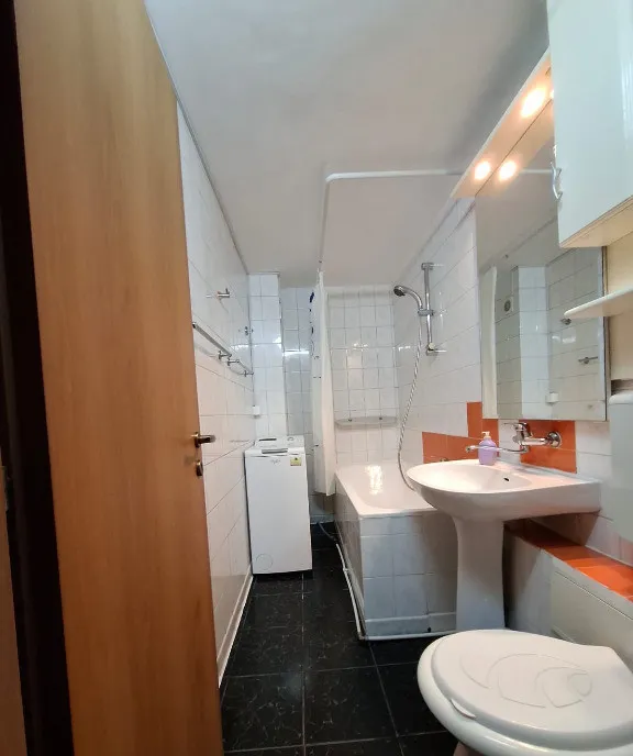 Proprietar apartament 2 camere aproape de metrou Timpuri Noi