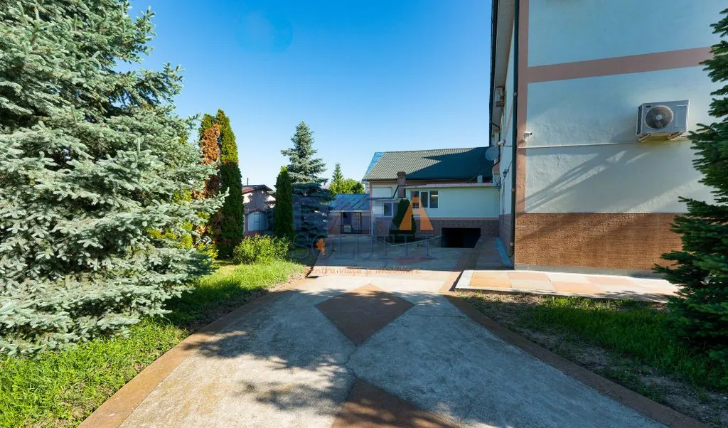 Spatiu comercial 1900 mp construiti 3 niveluri complet