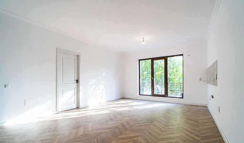 2 camere 63 mp etaj 1 finalizat metrou langa bloc co