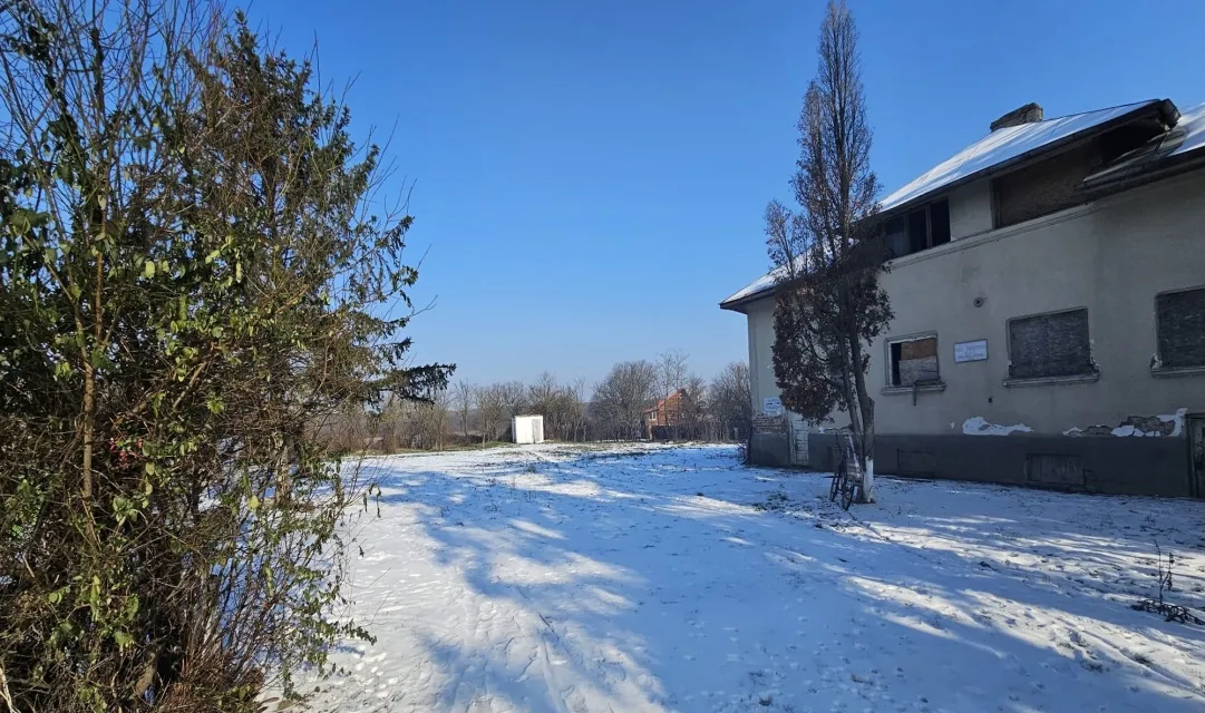 Gradistea Teren si constructie pe malul lacului Caldarusani