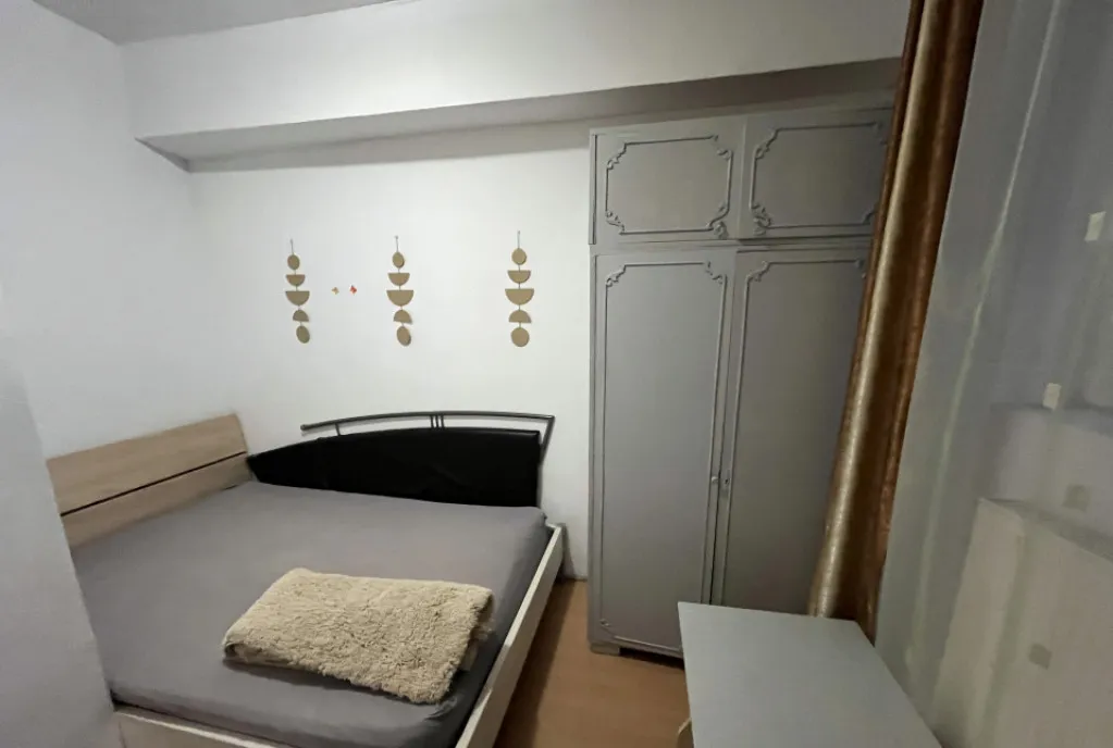 Apartament cu trei camere