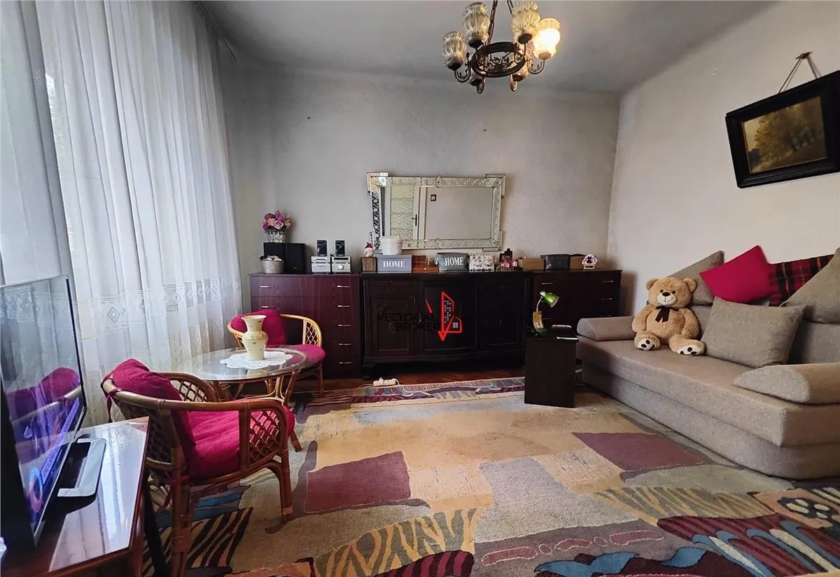 1 Mai Casa spatioasa cu gradina mare zona Expozitiei Agronomie