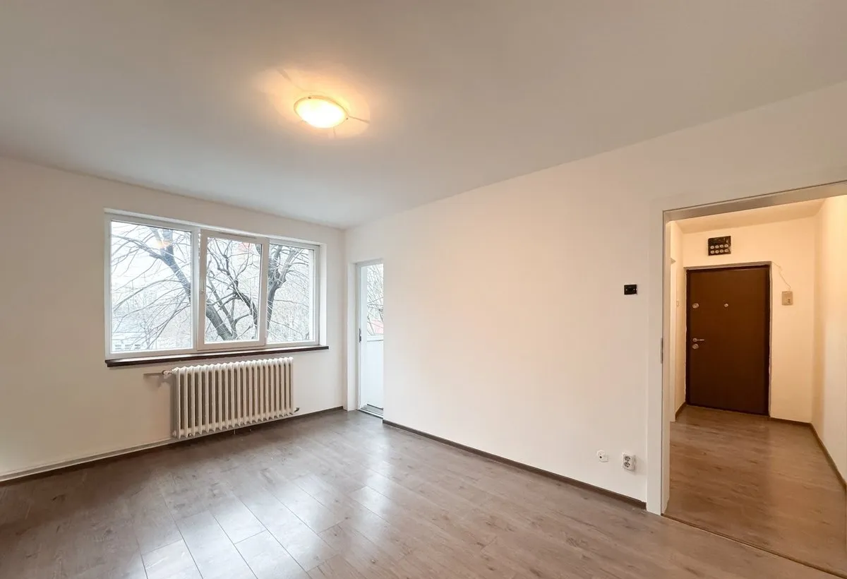 Piata Sudului apartament 3 camere pozitie excelenta
