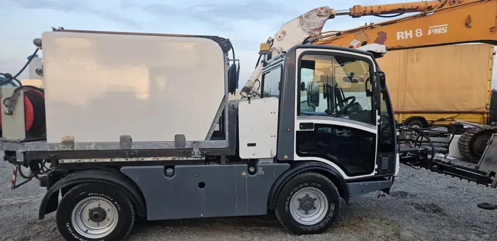 Boschung pony p4t 4x4 ndash 2014 ndash utilaj municipal multifunctional 17 000 eur