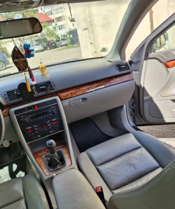 Audi A4 B6 1 9 TDI AWX piele climatronic km reali 2 300 eur