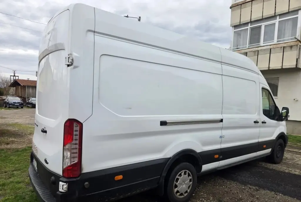 Ford Transit 2023 13 000 eur