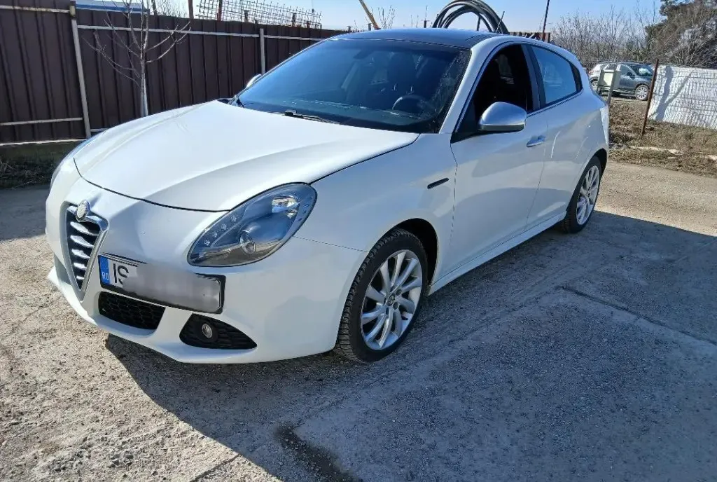 Alfa Romeo Giulietta 1 6 105 CP 5 600 eur