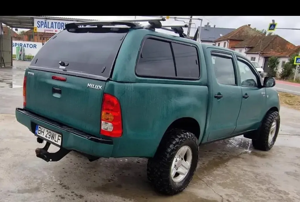 Toyota hilux 2009 10 990 eur