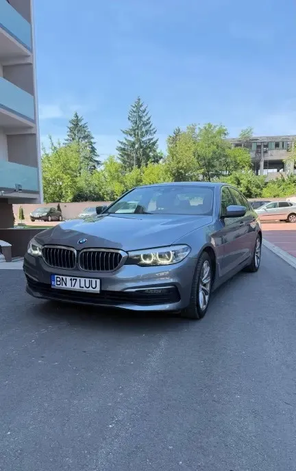 BMW Seria 5 G30 520D interior coniac deosebit 23 499 eur