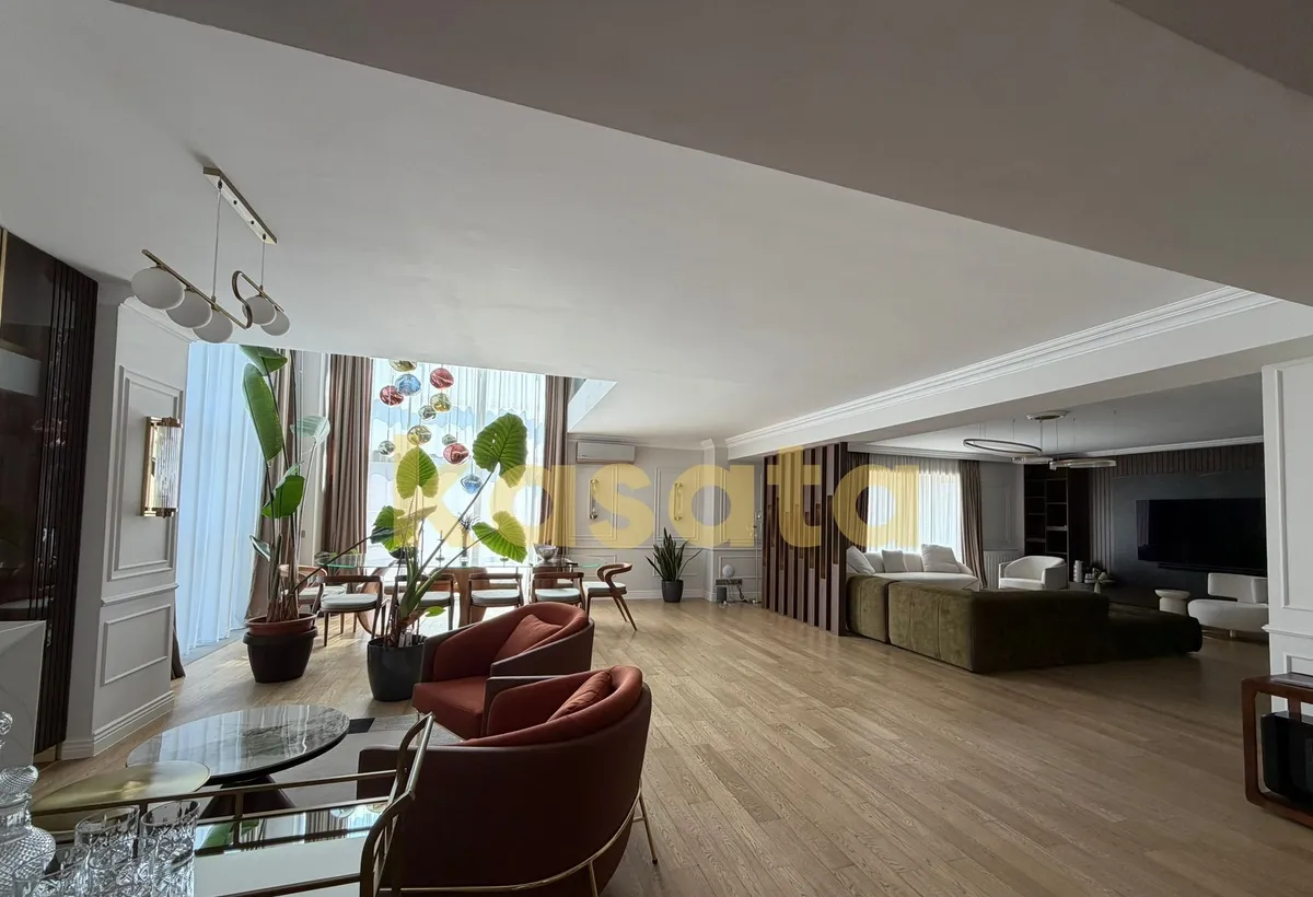 Zona de Nord Upground duplex de vanzare
