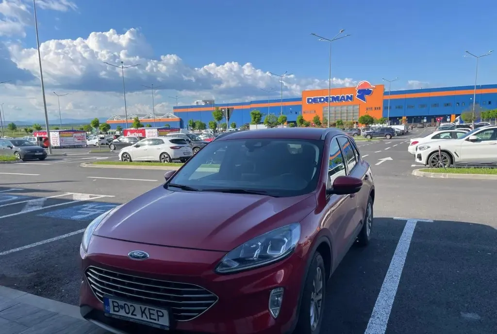Ford Kuga 2022 Manuala 130 000 km 13 900 eur