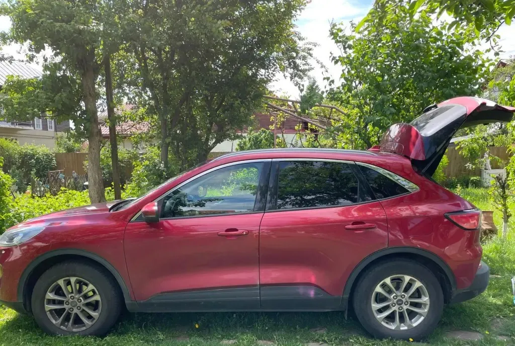 Ford Kuga 2022 Manuala 130 000 km 13 900 eur