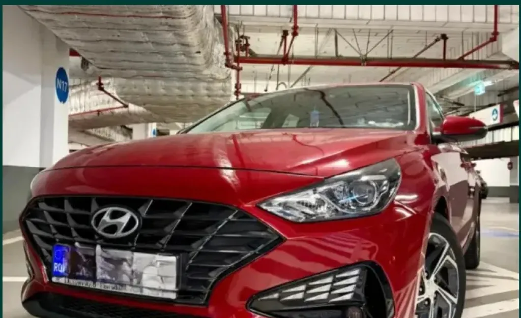 Hyundai i30 cutie automata 13 990 eur