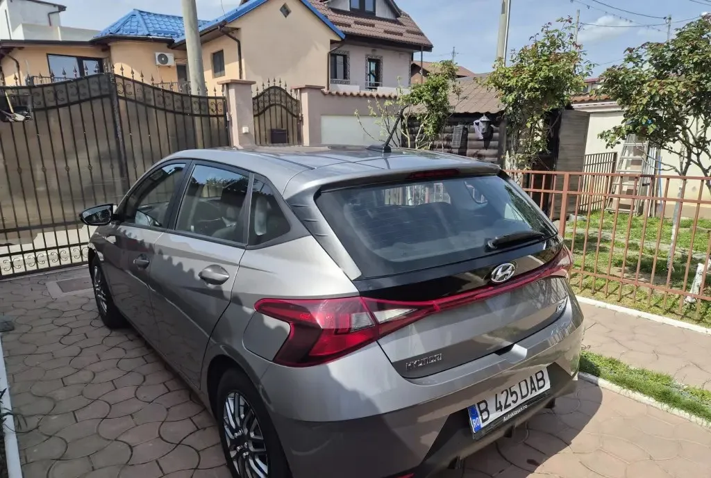 Hyundai i20 1 2 benzina ndash cca 34 000 km ndash manuala ndash stare excelenta - garantie 10 500 eur