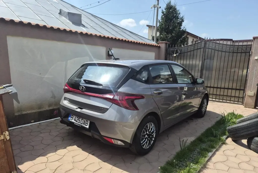 Hyundai i20 1 2 benzina ndash cca 34 000 km ndash manuala ndash stare excelenta - garantie 10 500 eur