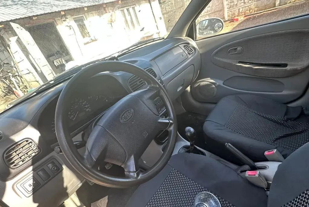 Kia rio 2002-2003 4 000 lei