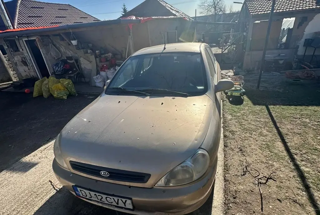Kia rio 2002-2003 4 000 lei