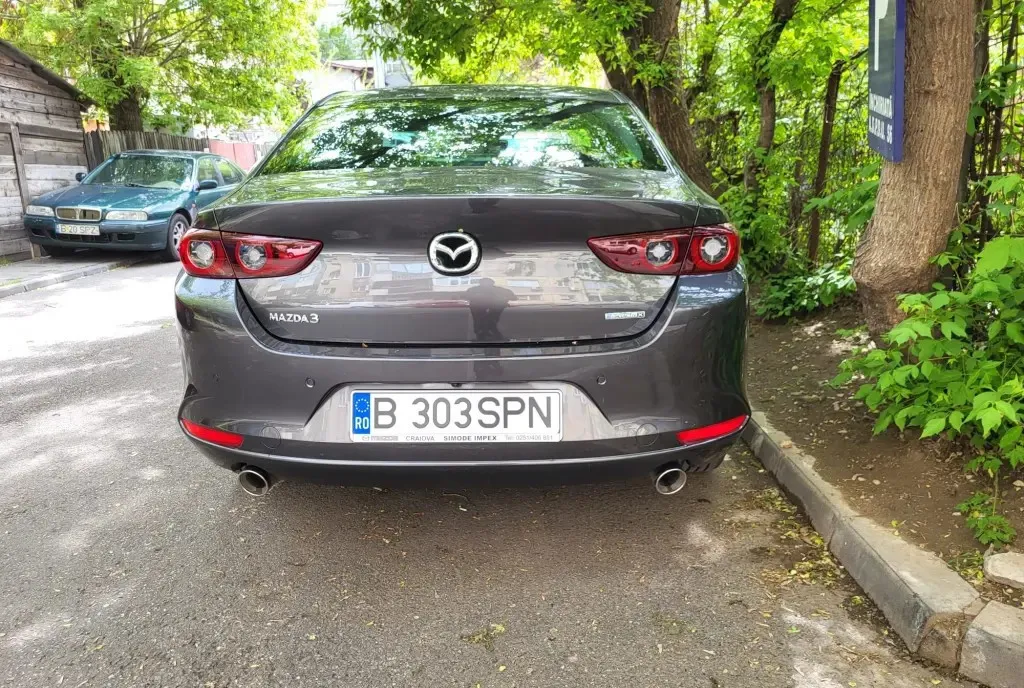 Mazda 3 skyactiv X - 186 cp 20 500 eur