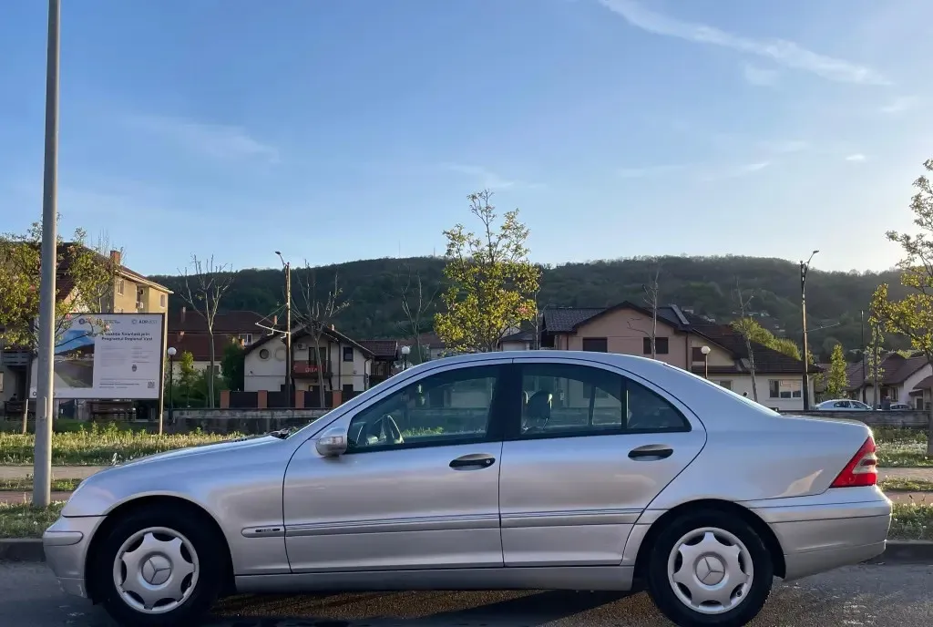 Mercedes-Benz C180 Kompressor 2003 manual Classic 1 899 eur