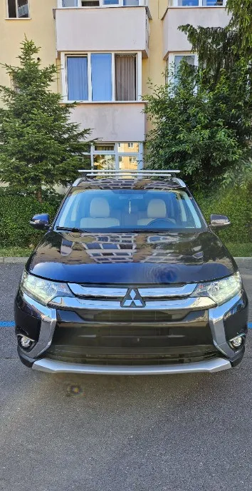 Mitsubishi Outlander 2 2DI-D 4WD 7 locuri 15 300 eur