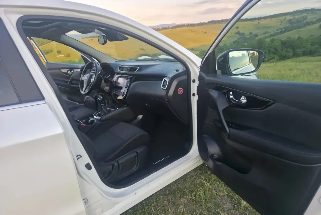Nissan Qashqai 2015 9 290 eur