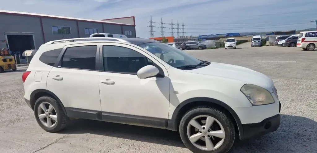 Nissan Qashqai 2 4 900 eur