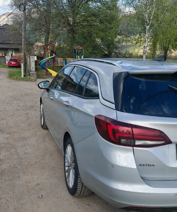 Autoturism Opel Astra k 4 800 eur