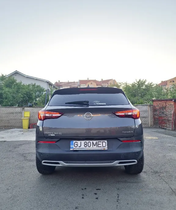 Opel Grandland x 8 500 eur