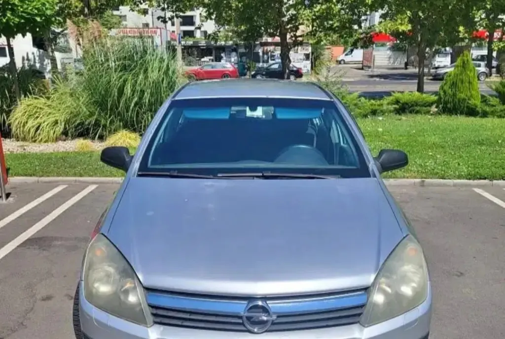 Opel Astra H 1 6 5 600 lei