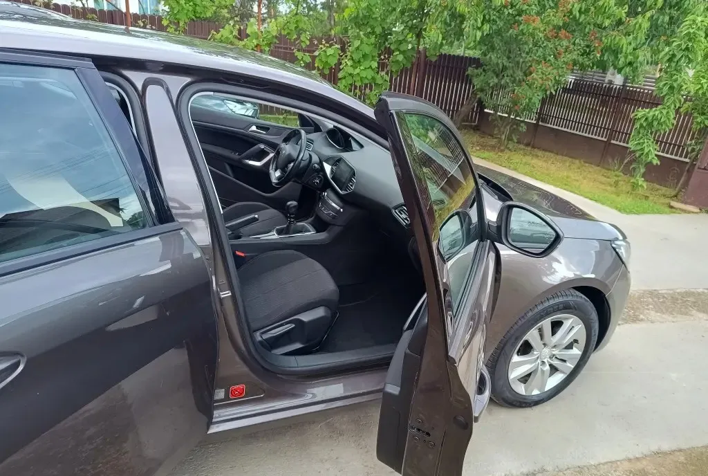 Peugeot 308 1 2 130cp 2014 e6 motor refacut complet 4 000 eur