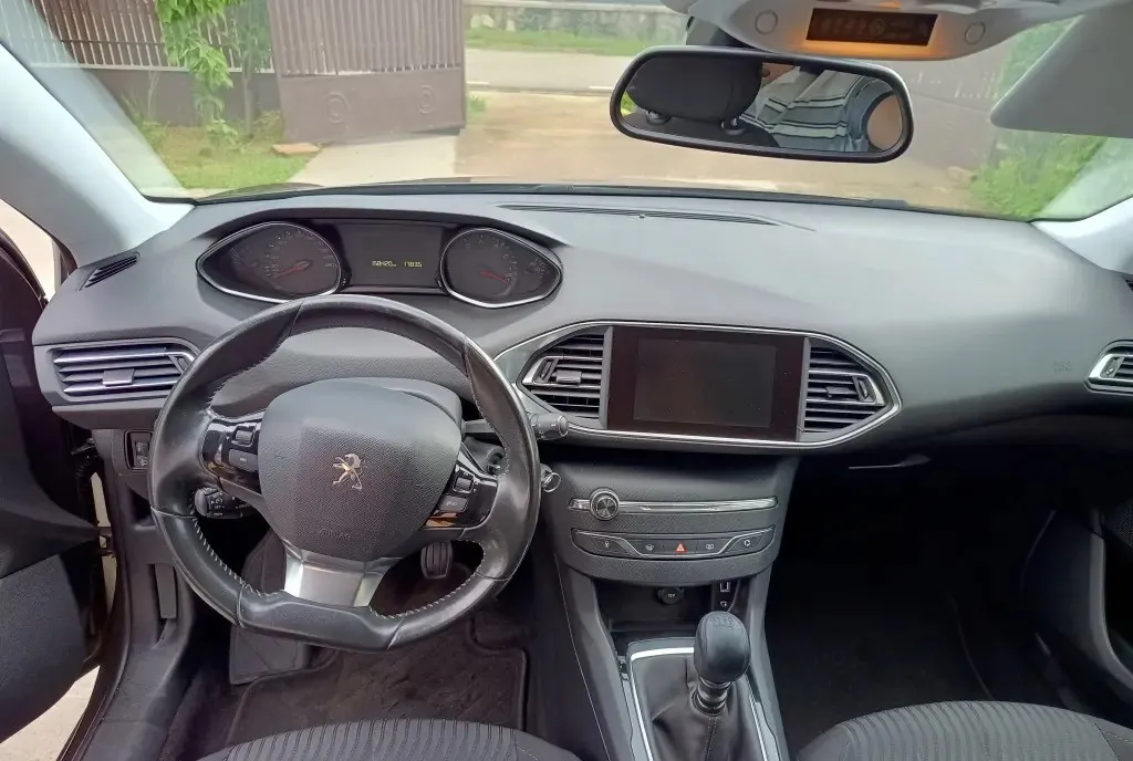 Peugeot 308 1 2 130cp 2014 e6 motor refacut complet 4 000 eur