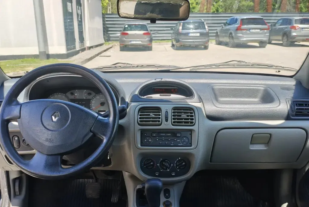 Renault Clio Symbol 2 000 eur