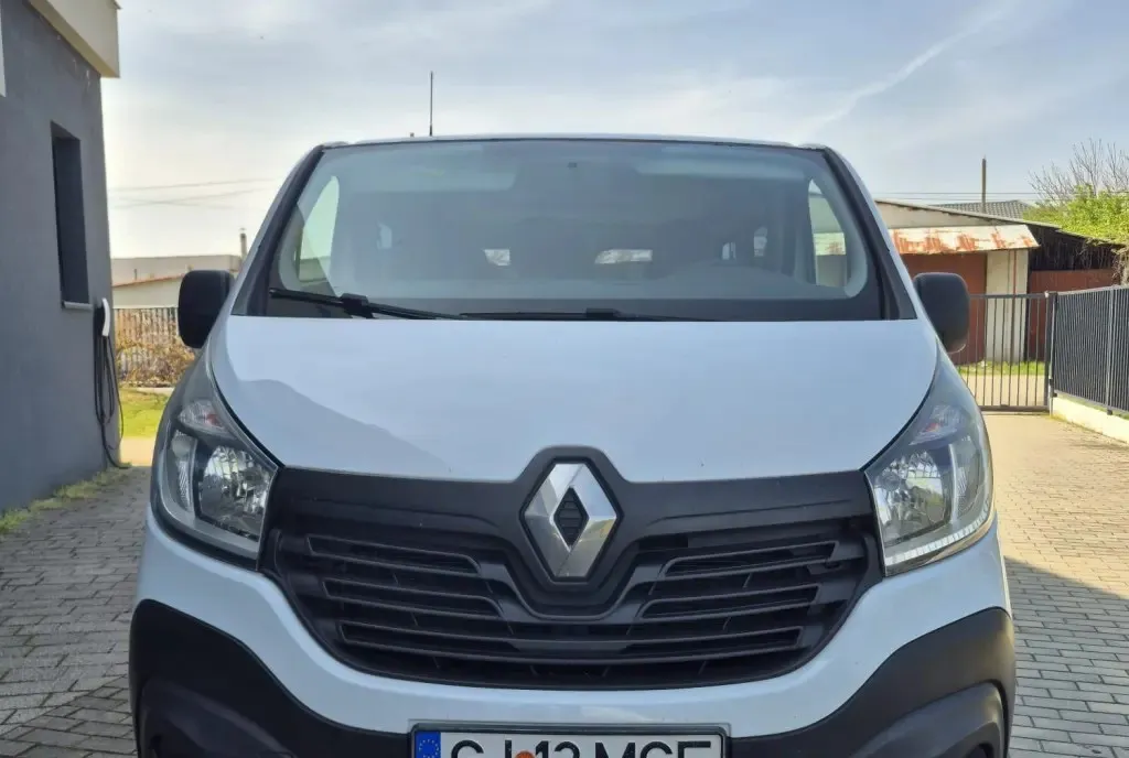 Renault Trafic 1 6 90cp 2015 / 271000 km 8 1 locuri 9 900 eur
