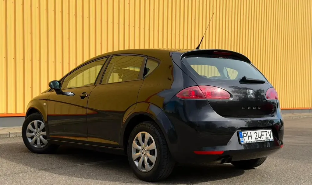 SEAT Leon 2 0 fsi 2 750 eur