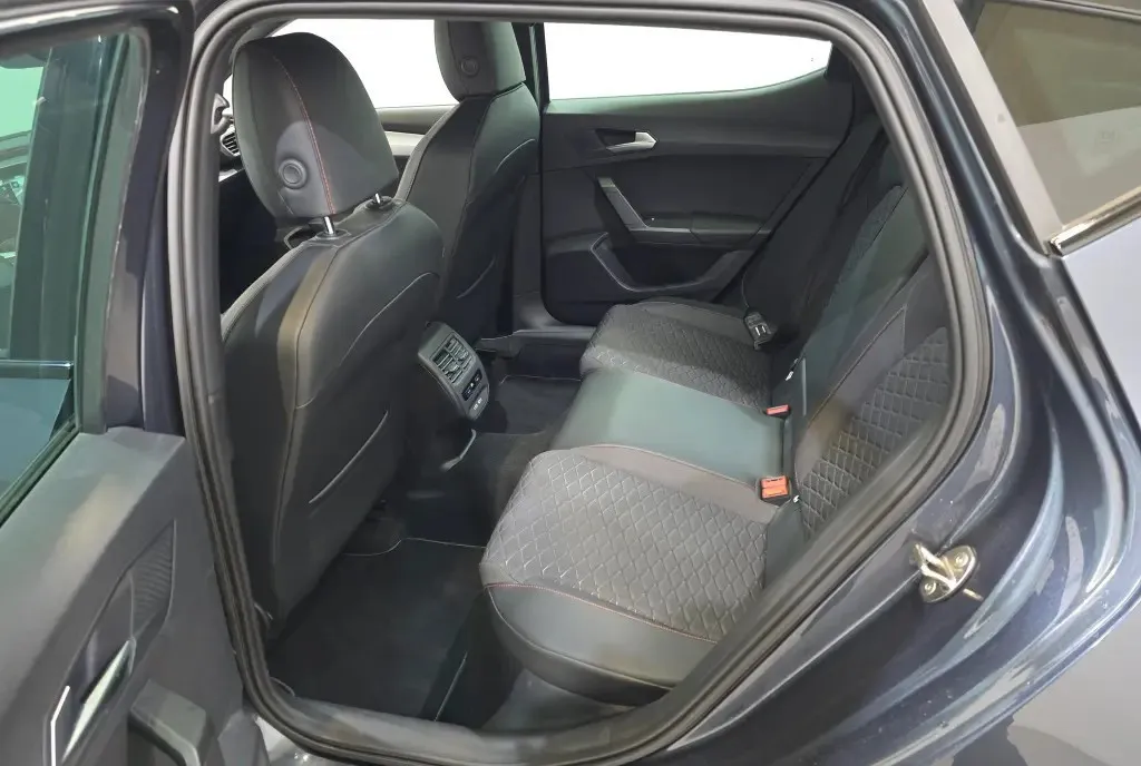 Seat Leon FR 1 5 TSI 150 CP Distronic CockPit 13 700 eur