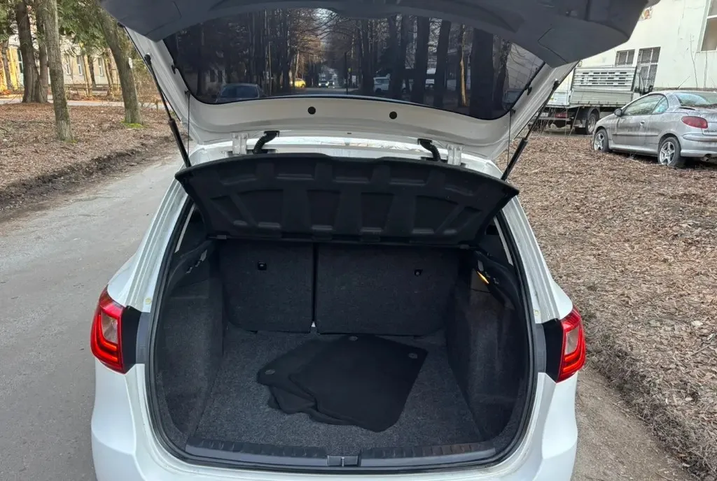 Seat Ibiza motor 1600 cm euro 5 Climatonic 2 890 eur