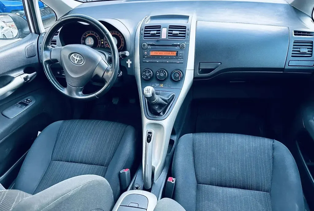 Toyota Auris 1 4 A/C Geamuri Oglinzi Electrice 2 200 eur