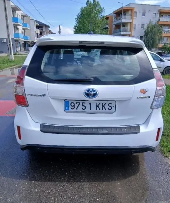 Toyota prius plus 9 500 eur