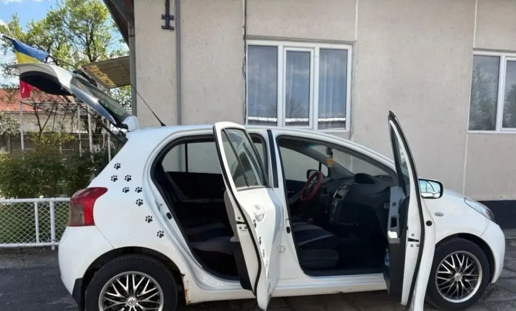 Toyota yaris 2 automata 4 900 eur