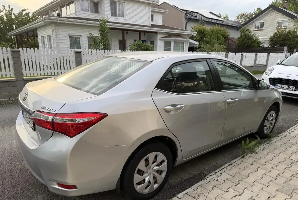 Toyota Corolla 2014 motor 1 6 132 CP transmisie manuala 109 800 km 8 500 eur