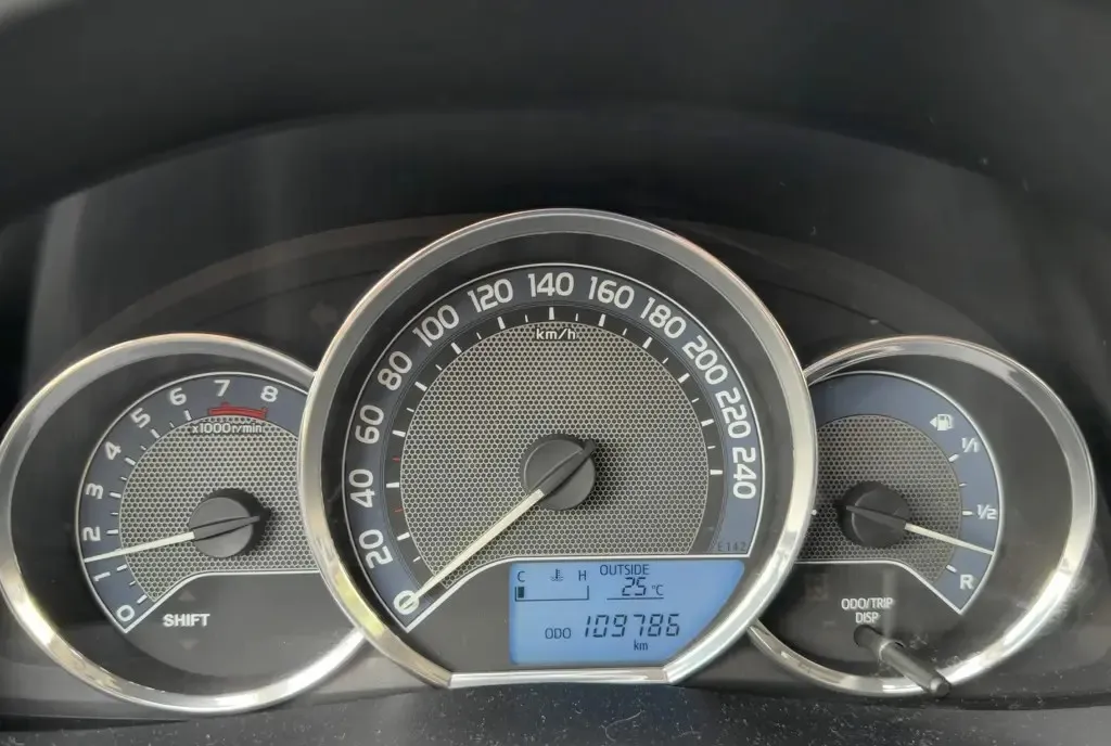 Toyota Corolla 2014 motor 1 6 132 CP transmisie manuala 109 800 km 8 500 eur
