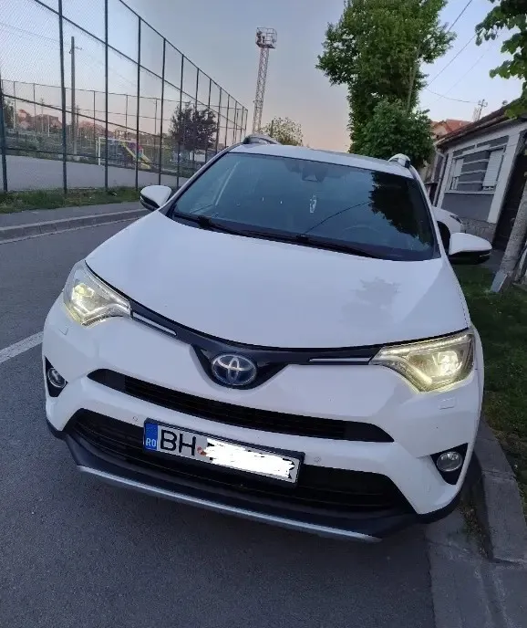Toyota RAV-4 hibrid 4x4 16 999 eur
