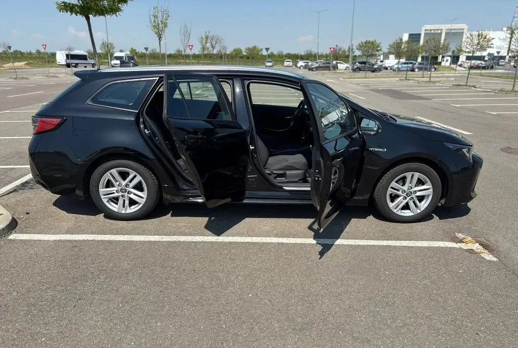 Toyota Corolla Touring Sports Hybrid 1 8 ndash 2021 TVA deductibil Automata 16 990 eur