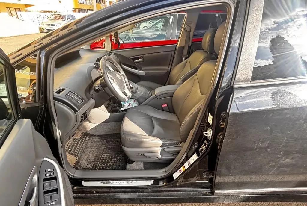 Toyota Prius 3 Hybrid Solar Trapa Fotovoltaica HUD Full LED 6 300 eur
